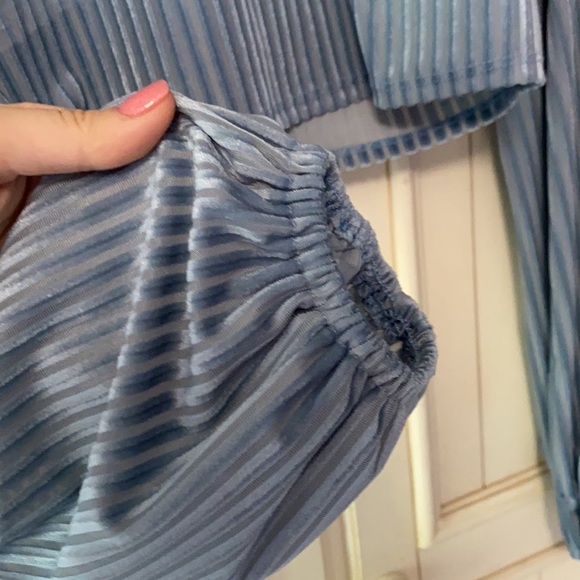 NWOT Altar’d State Velvet Mock Turtle Neck Crop Top - Picture 3 of 5